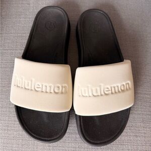 Lululemon Restfeel Slides Graphic Sandals in Black and Light Ivory 9 Women’s